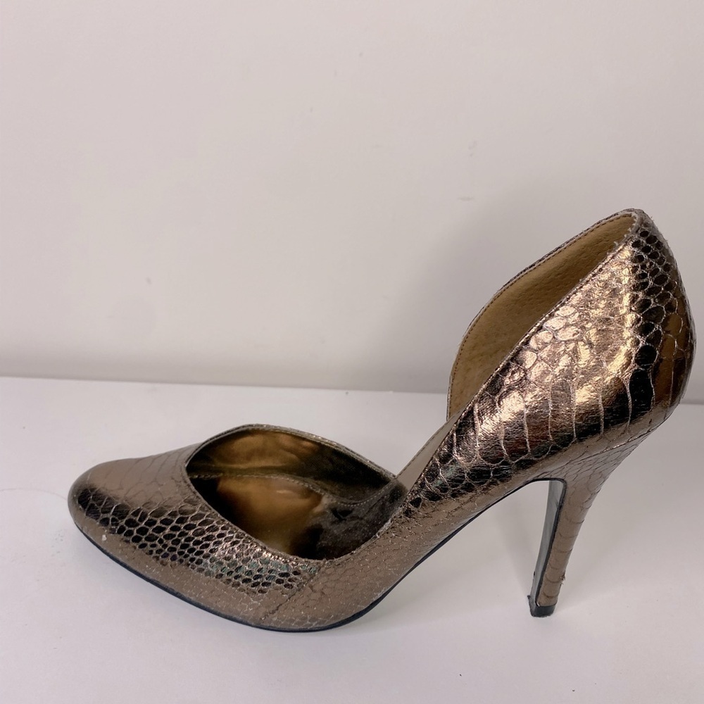 Chinese Laundry Gold Snake Skin Closed Toe Stilleto Heels Size 8